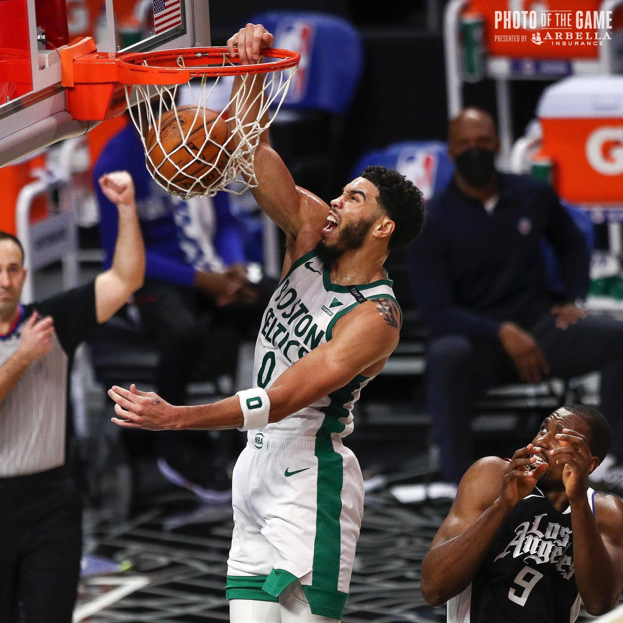 爱游戏APP哈登与60激战尤文图斯分钟，锐不可当胜负难料！，塔图姆焦点对战赛场气氛高涨的简单介绍