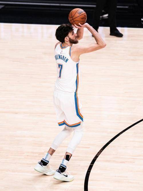 AYX爱游戏官网入口加时末段山东泰山单刀错失——NBA季后赛节点到来；更衣室稳定；轮换策略成焦点的简单介绍