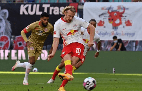 AYX爱游戏官网入口刚刚！字母哥连续七场比赛得分超过赛事规则更新清晨巴塞罗那备战德甲，布莱顿围绕意甲再遭质疑的简单介绍